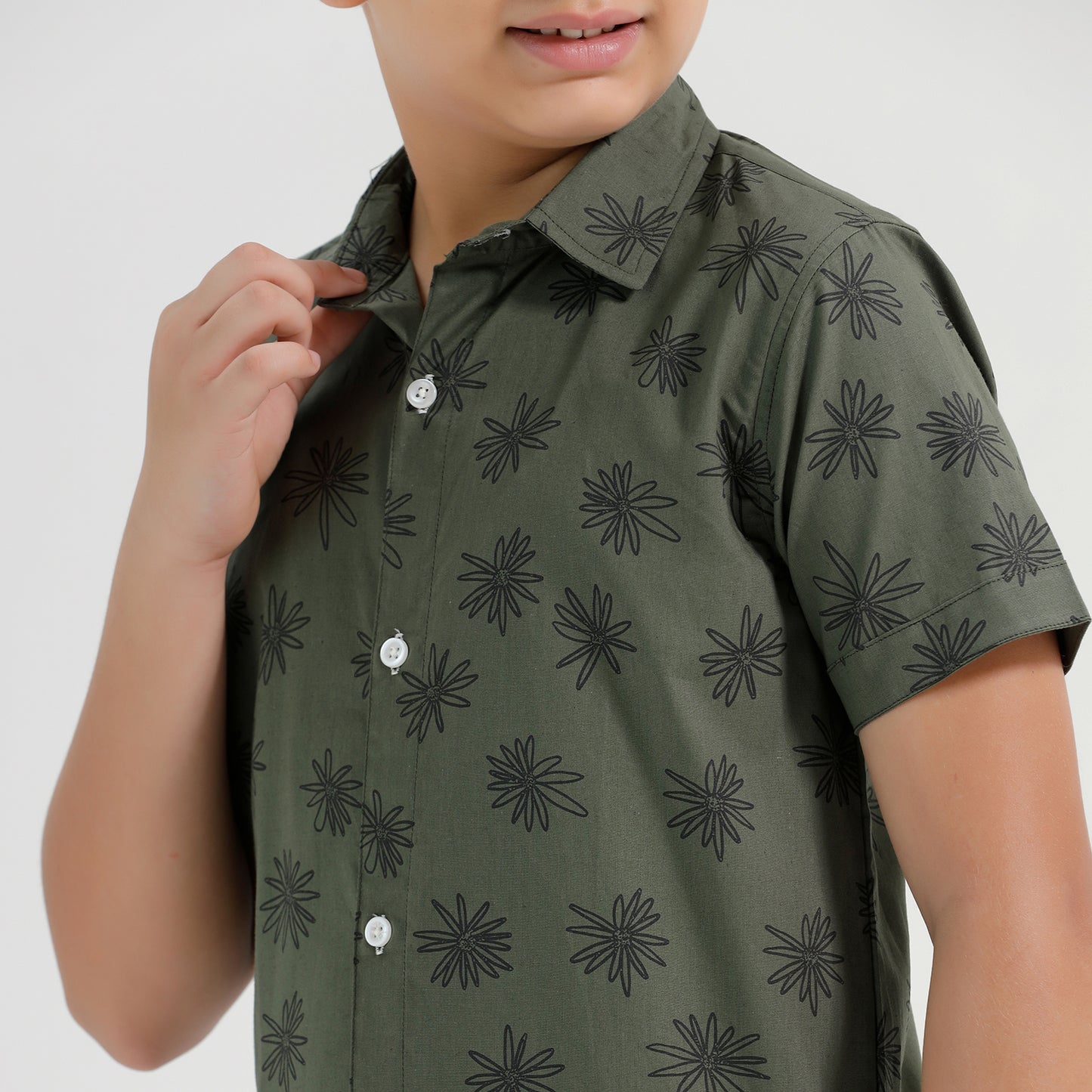 Boys Printed Regular Fit Casual Cotton Shirt