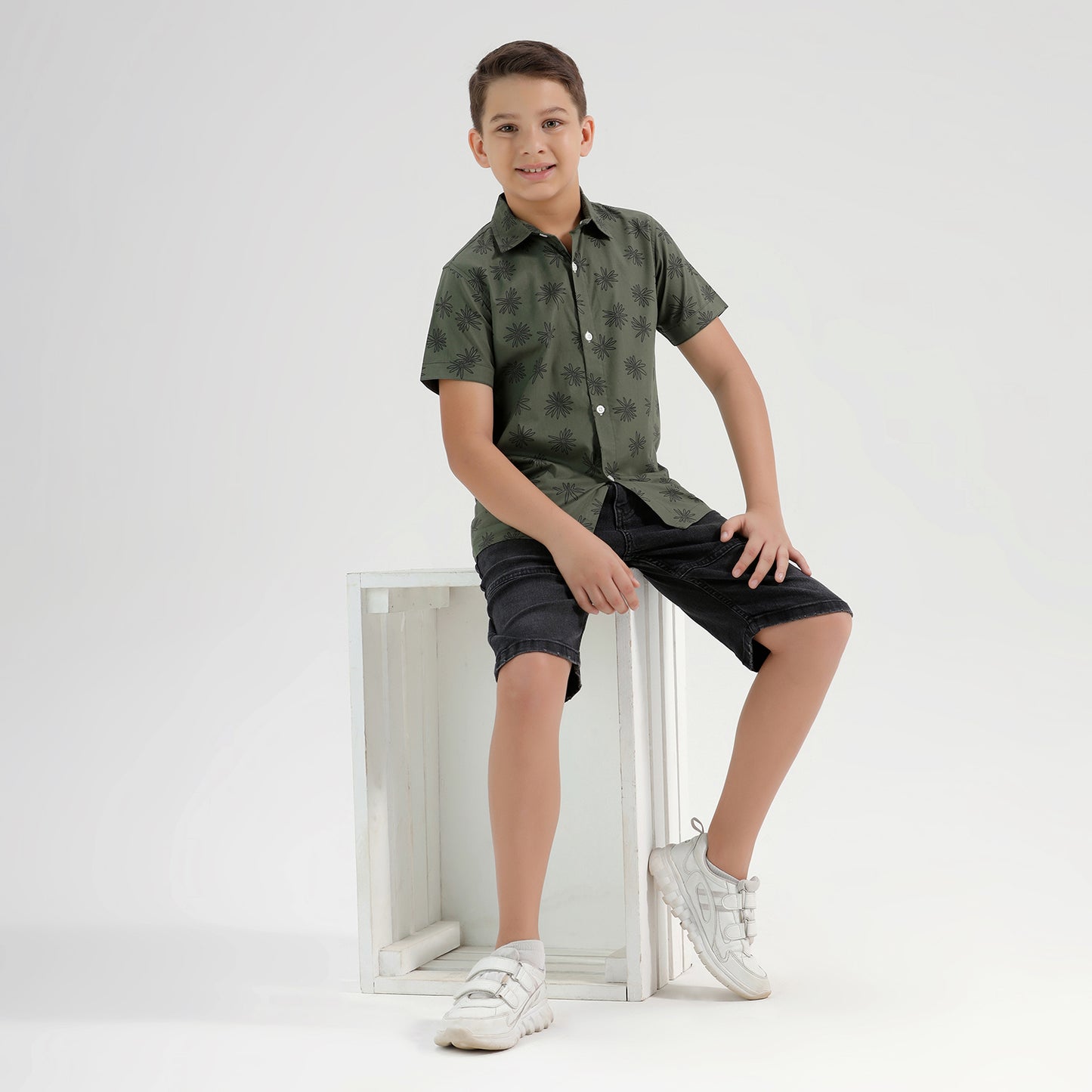 Boys Printed Regular Fit Casual Cotton Shirt