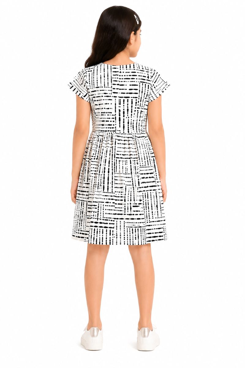 CHILINS Girls White & Black Printed Fit & Flare Dress