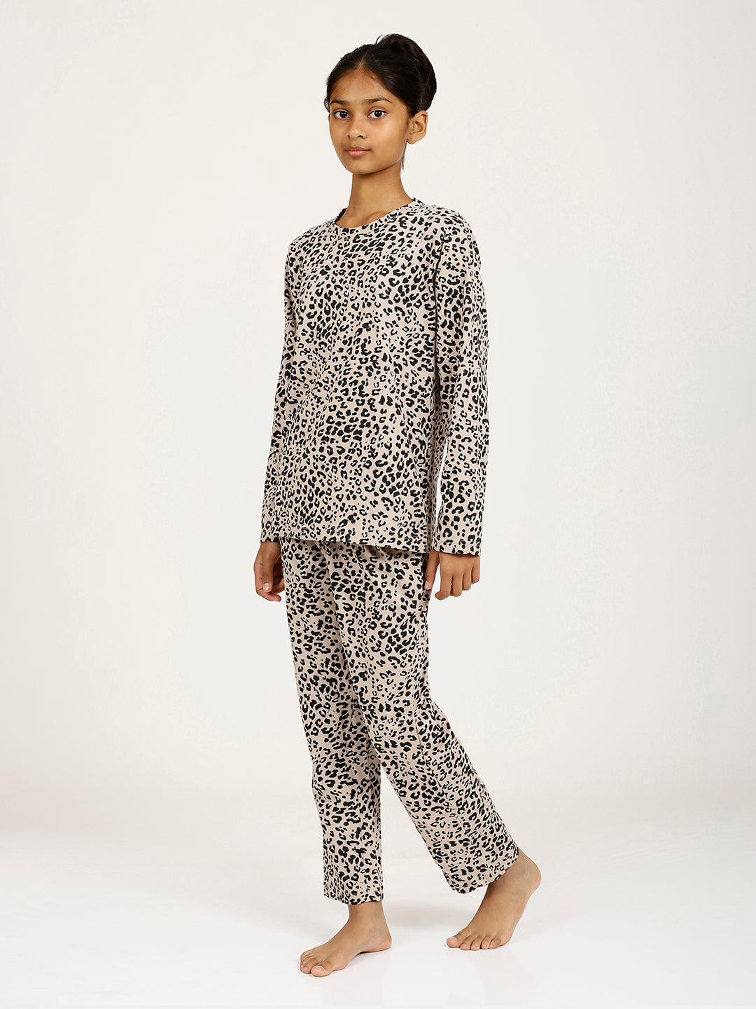 CHILINS Girls Pure Cotton Beige Black Full Sleeve T-Shirt Pyjama Set – Animal Print