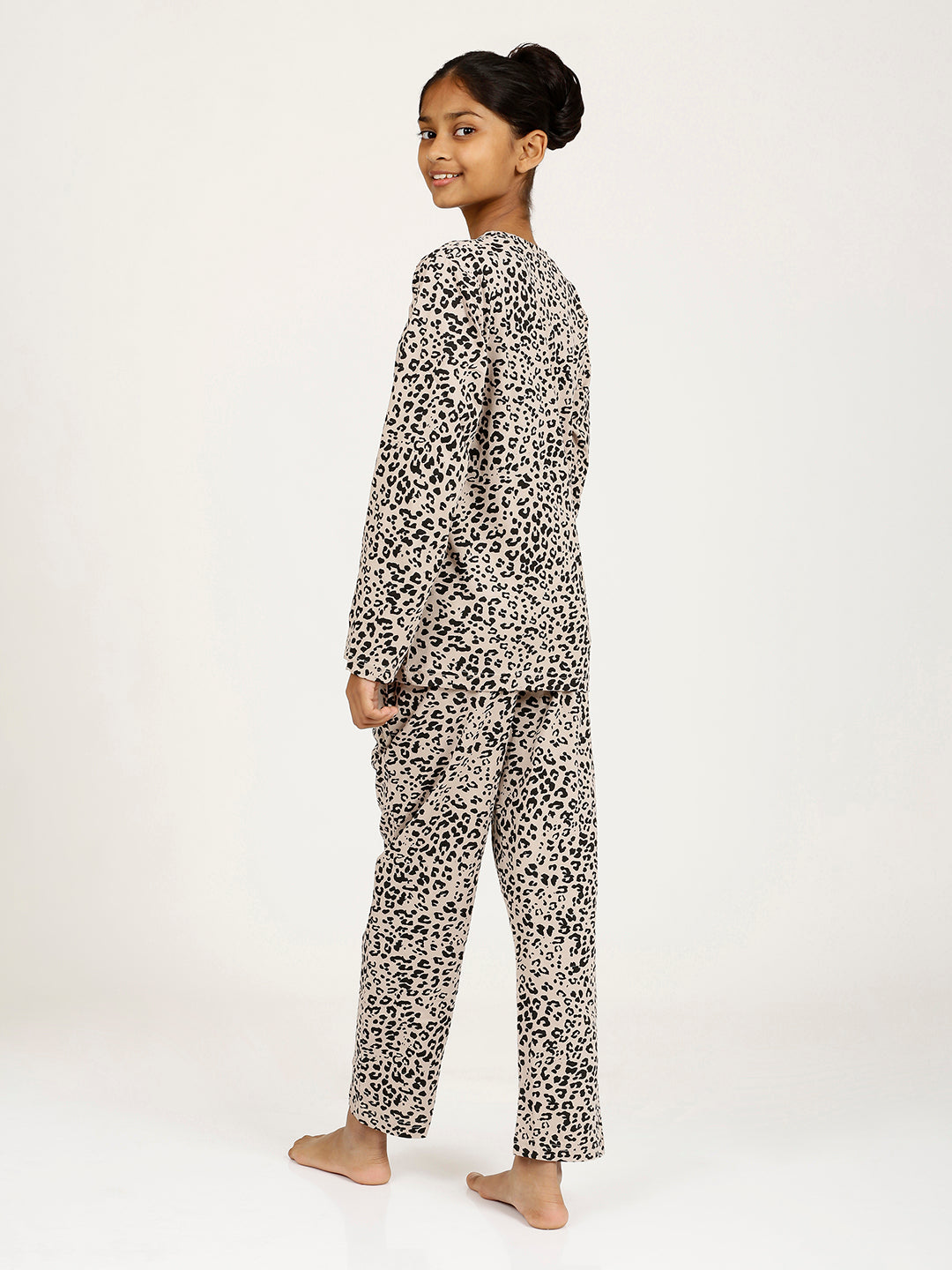CHILINS Girls Pure Cotton Beige Black Full Sleeve T-Shirt Pyjama Set – Animal Print